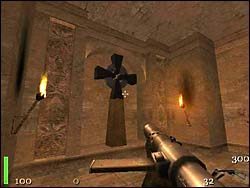 Gdy wyjdziemy na zewnątrz, po prawej stronie zobaczymy przejście, które otworzyliśmy wciskając płytkę w ścianie - Mission 2: Part 3 | Solucja Return to Castle Wolfenstein - Return to Castle Wolfenstein - poradnik do gry
