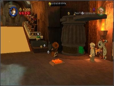 We� j� i w�� na pokazane strza�k� miejsce - Chapter 4 � The Well of Souls (cz.1) - Poszukiwacze Zaginionej Arki - LEGO Indiana Jones: The Original Adventures - poradnik do gry