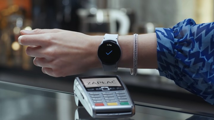Źródło: Samsung; materiały promocyjne - W tej cenie aż się prosi, by go kupić. Smartwatch Samsung Galaxy Watch 4 Classic to prawdziwa legenda - wiadomość - 2024-05-06