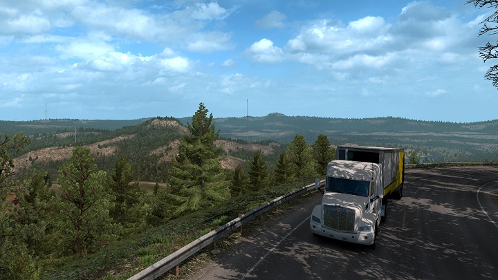 Lasy aż po horyzont – do takich widoków trzeba się przyzwyczaić, grając w American Truck Simulator: Oregon. - American Truck Simulator – premiera dodatku Oregon - wiadomość - 2018-10-05