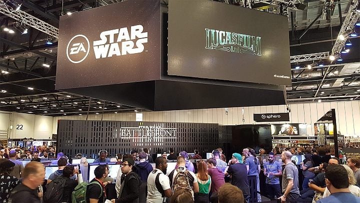 W kwietniu 2015 roku Electronic Arts zawitało na Star Wars Celebration (wówczas w Anaheim), by pokazać światu pierwszy zwiastun gry Star Wars: Battlefront. - Wieści ze świata (Star Wars, Overwatch, Fortnite, Robo Recall, Nintendo Switch Pro Controller) 2/3/2017 - wiadomość - 2017-03-02