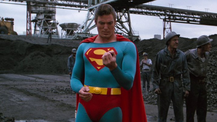Kostium Supermana również okazał się wart sporo pieniędzy. - Blaster Hana Solo sprzedany na aukcji za ponad pół miliona dolarów - wiadomość - 2018-06-26