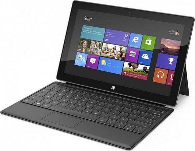 Przy użyciu dedykowanych akcesoriów możemy stworzyć z tabletu prawdziwą alternatywę dla laptopa - Nowa linia tabletów Surface w drodze na półki sklepowe - wiadomość - 2013-09-24