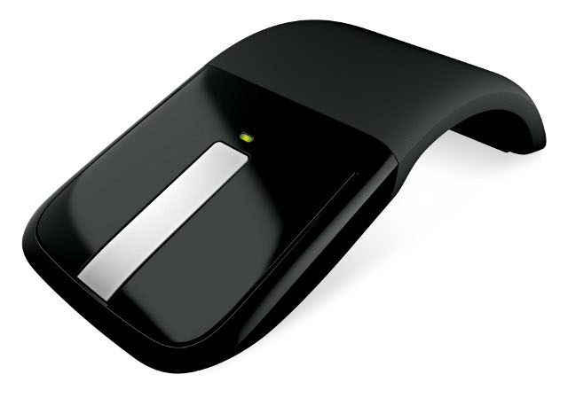 Futurystyczna myszka firmy Microsoft z wyraźnie zaznaczonym środkowym przyciskiem. - 2012-12-17