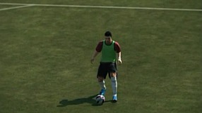 Pro Evolution Soccer 2010 Triki wymagające karty - Elastico