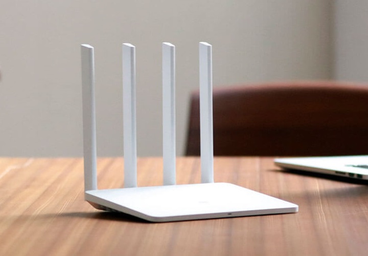 Niektórzy operatorzy każą sobie dodatkowo płacić za router – warto to sprawdzić przed podpisaniem umowy. - Internet światłowód - ranking i porównanie ofert. Kwiecień 2025 - dokument - 2025-04-08