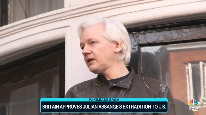 Brytyjczycy zgodzili się na ekstradycję Assange’a. Źródło: YouTube | NBC News - Co to jest WikiLeaks? O stronie znienawidzonej przez przez rządy - dokument - 2022-09-16