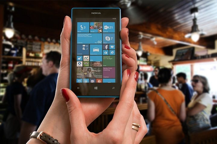Windows Phone miał zawojować rynek urządzeń mobilnych, ale ostatecznie nic z tego nie wyszło. - Najlepszy Windows? Wspominamy, jak zmieniał się system Microsoftu - dokument - 2021-10-12