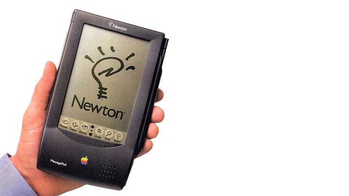 Apple Newton nie okazał się sukcesem, ale był pierwszym krokiem w kierunku rewolucyjnego iPhone’a. - 10 największych wpadek i porażek firmy Apple - zgniłe jabłka w sadzie - dokument - 2021-10-19