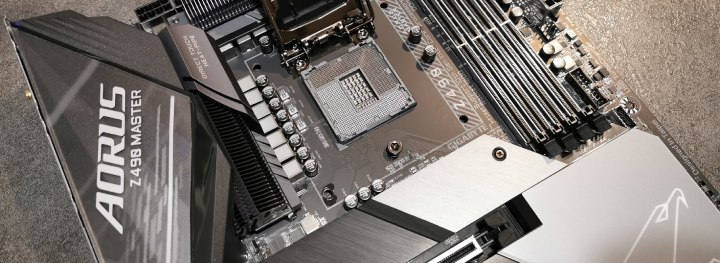 Płyta główna z gniazdkiem czekającym na przyjęcie w swe ramiona nowego lokatora. - Płyta główna dla wymagających? Patrz: Chipset Intel Z490 - dokument - 2020-09-09