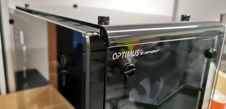 Do nas na testy trafił komputer Optimus, w bardzo efektownej obudowie Corsaira. - Gotowy komputer do gier - na co zwracać uwagę? - dokument - 2021-03-11