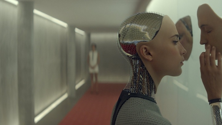 Ex Machina; Alex Garland; Universal Pictures; 2015 - Już po nas. Filmy science fiction, w których sztuczna inteligencja ujawnia swe najmroczniejsze oblicze - dokument - 2023-10-02