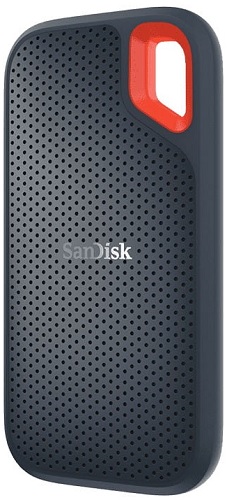 Urządzenie trafia do użytkownika z niezwykle krótkim przewodem, ale nie jest to tak duży problem, jak przy HDD. Nośnik SSD może wisieć na kablu. Źródło: SanDisk