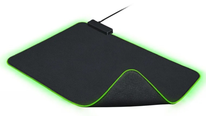 Model z podświetleniem LED jest jednocześnie elastyczny jak zwykłe podkładki. Źródło: Razer - Dlaczego warto używać podkładki pod mysz - dokument - 2020-11-27
