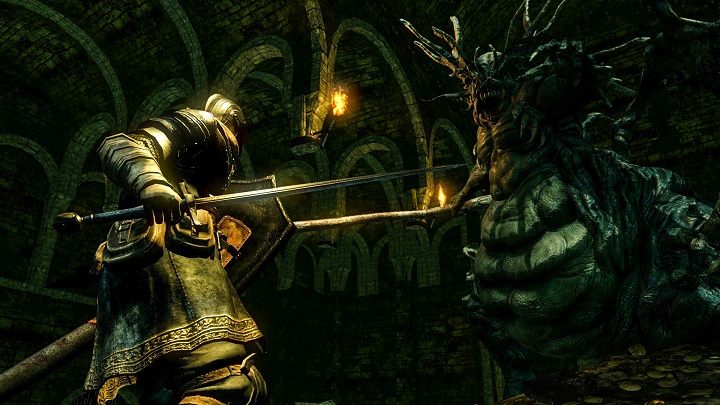 Ten gość to akurat słabeusz. Wystarczy jakieś 30 perfekcyjnie wymierzonych dźgnięć w tyłek i leży. - Dekada SoulsBorne, czyli dlaczego From Software to najważniejsze studio ubiegłego dziesięciolecia - dokument - 2020-01-31