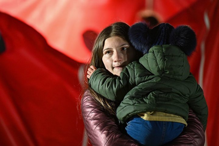 Nasilenie postaw antyuchodźczych po kryzysie w 2015 roku nie przeszkodziło w niesieniu pomocy uciekinierom z Ukrainy – ale na przestrzeni czasu może zebrać żniwo. / Fot: MALTESER Austria. - Wojna w Ukrainie a hakerzy, trolle i dezinformacja? - dokument - 2023-06-02