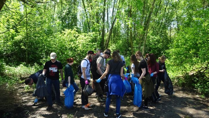 Czytelnicy GRYOnline, GRY-OnLine lub GRY-Online sprzątają wraz z redakcją świat (Kraków, 2019). - 18 dziwnych faktów o GRYOnline.pl, o których nie mieliście pojęcia - dokument - 2021-01-30