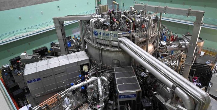 Doświadczalny chiński reaktor termojądrowy EAST. Źródło: Xinhua - 5 sposobów na produkcję energii, które mogą być naszą przyszłością - dokument - 2022-01-31