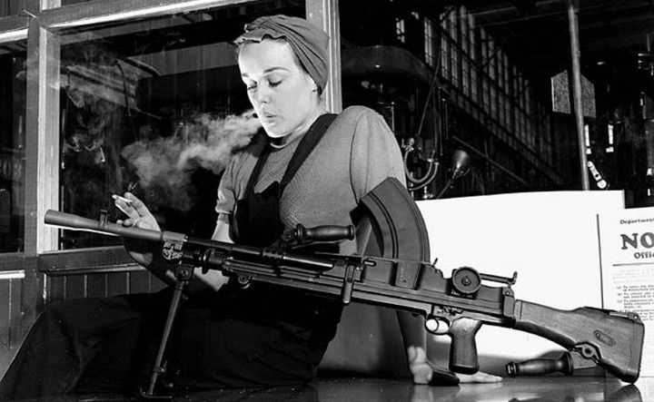 Veronica Foster dzięki serii plakatów stała się ikoną symbolizującą ponad milion kanadyjskich kobiet wytwarzających w fabrykach broń podczas II wojny światowej - 2018-05-29