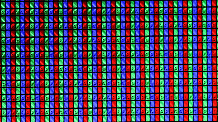 Powyżej: zrzut ekranu z Cyberpunka 2077 (widziany z bliska). - Jaki telewizor do PS4 i Xbox One? Najlepsze modele w 2021 roku - dokument - 2021-03-15