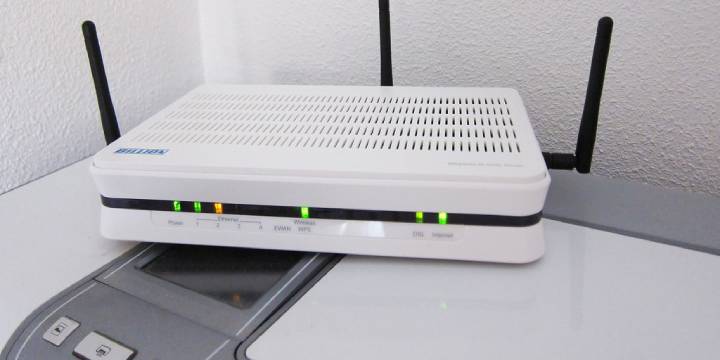 Pamiętajmy o podstawach – ustawiony w kącie pokoju router nie zapewni optymalnego zasięgu WiFi. - 2019-07-15