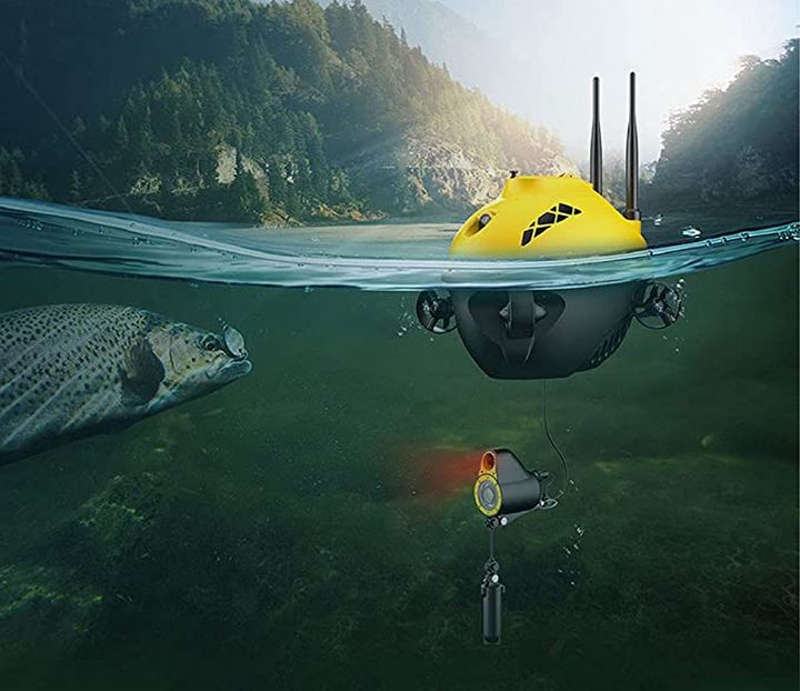 Obserwowanie ryb to jedno, ale warto też wiedzieć, gdzie w ogóle znajduje się nasz dron | źródło: amazon.pl - Ile kosztuje i co potrafi dron podwodny? - dokument - 2022-06-20