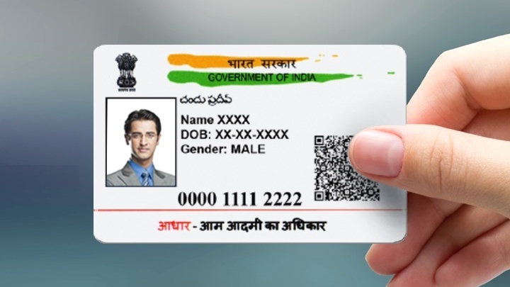 Adhaar Card - indyjski dowód osobisty. Źródło: TV9hindi - Od papieru do aplikacji eDO App - jak zmienił się dowód osobisty - dokument - 2021-03-22