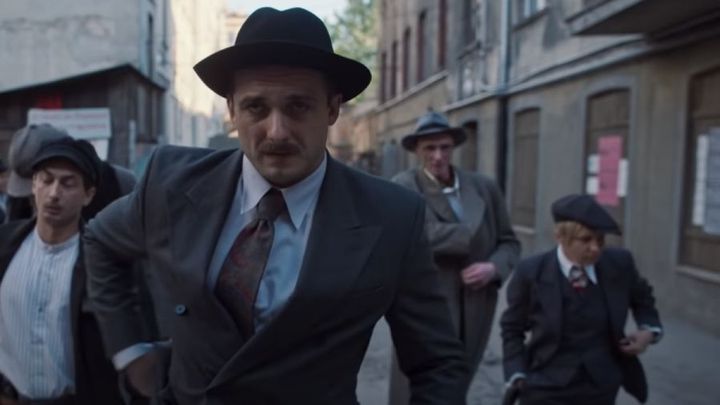 Polscy gangsterzy wcale nie prezentują się gorzej od ich włoskich odpowiedników. - Obejrzałem Króla, a czuję się jak po Peaky Blinders - Polska ma w końcu swojski serial gangsterski - dokument - 2020-11-09