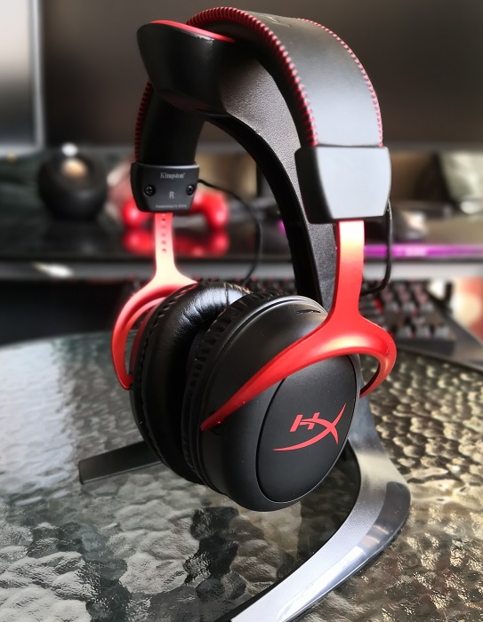 Bezprzewodowe słuchawki to dobra alternatywa. Należy się jednak liczyć - po pewnym czasie - ze zmniejszeniem pojemności akumulatora.