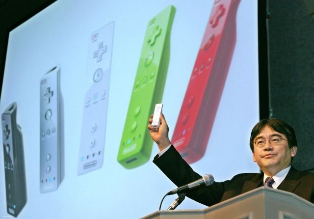Iwata triumfalnie pokazuje przyszłość Nintendo. - 2015-07-15