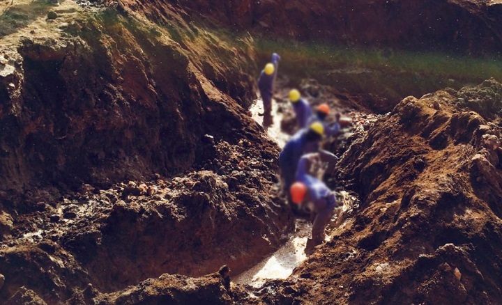 Wydobycie tantalu w DRK wciąż odbywa się z wykorzystaniem prostych metod i narzędzi (zdjęcie z 2015 roku). - 2018-07-04