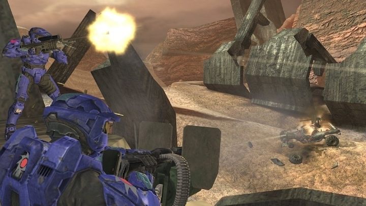 „Halo 2 w trybie wieloosobowym na Xbox Live jest obecnie jedną z kilku najlepszych gier tego typu na świecie” – pisaliśmy w 2004 roku w naszej recenzji. Nie była to opinia odosobniona, gracze zakochali się od pierwszego wejrzenia w dopracowanym module sieciowym hitu Bungie. - Było ich czternastu i powiedzieli Microsoftowi: „nie zamkniecie tej gry” - dokument - 2021-03-16