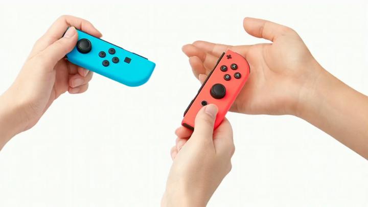 Nintendo Switch dosłownie umożliwia dzielenie się konsolą. - 2018-11-21