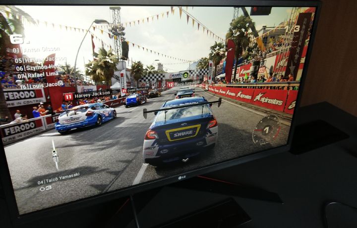 Monitor o odświeżaniu 240 Hz daje lekką przewagę nawet jeśli w grze nasz komputer nie wyciąga aż 240 FPS. - Monitor 240 Hz – dobry wybór dla graczy? - dokument - 2019-10-16