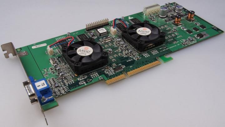 Voodoo 5 5500 wydany w czerwcu 2000 roku, był wyposażony w dwa układy VSA 100 oraz 64 MB pamięci wideo. Była to najszybsza dostępna na rynku karta graficzna od 3dfx. - 2019-01-09