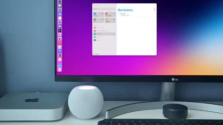 HomePod ułatwia korzystanie z ekosystemu Apple. Wiele czynności można wykonać bez uruchamiania aplikacji i dotykania klawiatury. - Amazon Alexa kontra Siri od Apple - co smart asystentki potrafią w polskim smart mieszkaniu - dokument - 2022-08-04