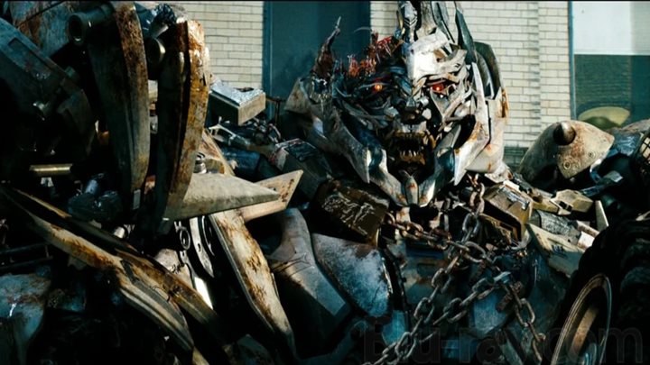Transformers 3: The Dark Moon, reż. Michael Bay, Hasbro Studios, Paramount Pictures 2011. - Filmy, które dla większych zarobków naginały kategorię wiekową - dokument - 2023-01-19
