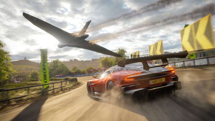 W grze nie zabrakło efektownych wyścigów pokazowych, w których staniemy w szranki np. z samolotem odrzutowym. - Wszystko o Forza Horizon 4 (Wymagania sprzętowe, cena, Fortune Island DLC) - dokument - 2021-10-25