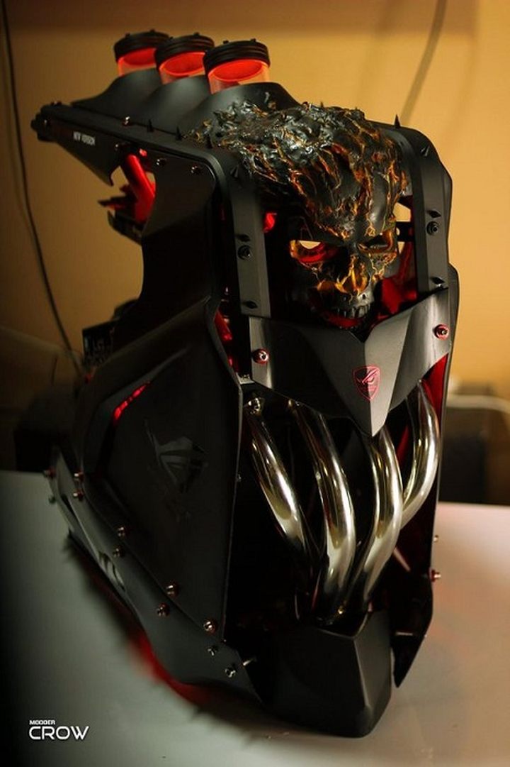 Inspiracja dla powstania tej modyfikacji był Ghost Rider. Źródło: Pinterest - Najdziwniejsze obudowy do komputera | TOP 10 - dokument - 2021-12-17
