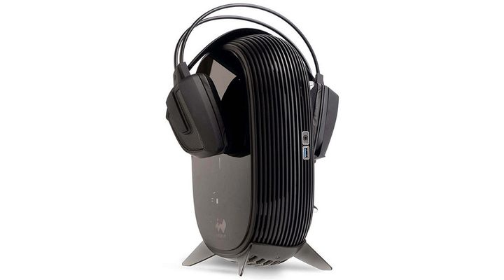 Sam producent, w materiałach promocyjnych, pokazuje, że In Win B1 może robić za stojak na słuchawki. Źródło: in-win.com - Najdziwniejsze obudowy do komputera | TOP 10 - dokument - 2021-12-17