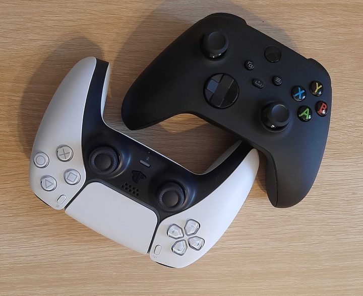 Prawie jak yin i yang. Źródło: własne - PS5 vs Xbox Series X. Jaką konsolę kupić w 2024 roku - dokument - 2024-04-19