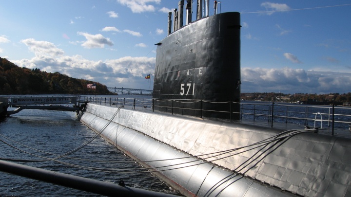SSN-571 Nautilus zacumowany przy Bibliotece i Muzeum Okrętów Podwodnych w Gorton. Źródło: WikiMedia - Technologie z filmów science fiction - niemożliwe, bezsensowne, a może... - dokument - 2021-04-28