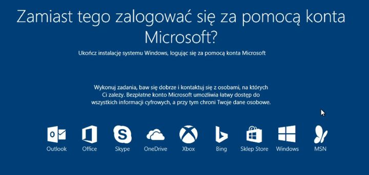 Zakładam, że jeśli czytasz ten poradnik to instalujesz Windowsa do użytku osobistego, więc w kolejnym kroku wybieramy pozycję „Konfiguruj do użytku osobistego”. Następnie otrzymamy możliwość utworzenia konta lub połączenia komputera z istniejącym kontem Microsoft (ta druga opcja pozwala na pełną synchronizację połączonych z kontem urządzeń oraz licencji). - Jak zainstalować Windows 10 i Windows 11 z pendrive USB - dokument - 2022-07-29