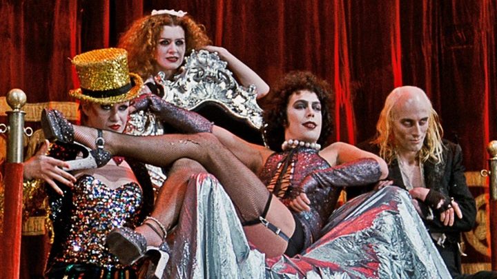 The Rocky Horror Picture Show, 1975, reż. Jim Sharman, 20th Century Fox - Najlepsze filmy na Halloween, które nie straszą - dokument - 2022-10-27