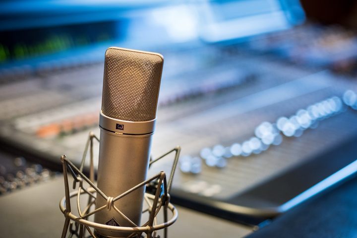 Ja wciąż pracuję nad jakością audio, ale każdy twórca musi sam stwierdzić, czego mu brakuje i co musi poprawić. - Jak założyć kanał i zarabiać na YouTube? Ekipa TVGRY radzi! - dokument - 2021-05-23