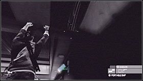 Zaczekaj aż kamera obróci się w lewo i podbiegnij do przodu tak by znaleźć się bezpośrednio pod nią #1 - Sztab Wydziału Trzeciego (3) | Opis przejścia - Tom Clancys Splinter Cell: Conviction - poradnik do gry