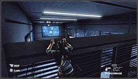 Wejdź dla odmiany do lewego pomieszczenia #1 - Sztab Wydziału Trzeciego (5) | Opis przejścia - Tom Clancys Splinter Cell: Conviction - poradnik do gry