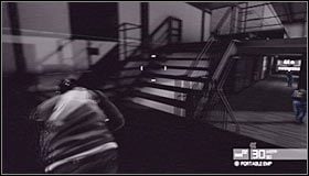 Po znalezieniu się w ostatnim pomieszczeniu zaczekaj aż pobliski wartownik odwróci się, maksymalnie się do niego zbliż i odpal ładunek EMP #1 - Sztab Wydziału Trzeciego (5) | Opis przejścia - Tom Clancys Splinter Cell: Conviction - poradnik do gry