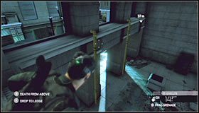 Przesuń się w lewo, a następnie podciągnij się by znaleźć się na niewielkiej półce #1 - Centrum miasta (1) | Opis przejścia | Tom Clancys Splinter Cell Conviction - Tom Clancys Splinter Cell: Conviction - poradnik do gry