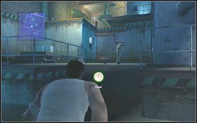 Ukryj się za najbliższym zbiornikiem (klawisz [Q]), podejdź do jego brzegu #1 i kiedy tylko pracownik nie będzie zerkać w Twoją stronę użyj [SPACJA] aby przeskoczyć za zbiornik po lewej - - Chapter 1 (1) | Opis przejścia Prison Break The Conspiracy - Prison Break: The Conspiracy - poradnik do gry